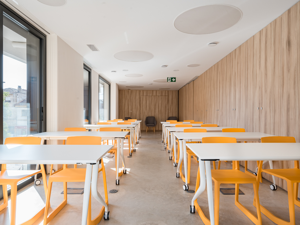 Estilo Mobiliario y Contract - Proyecto Clinica Dental Provedo