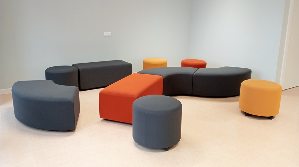 Estilo Mobiliario y Contract - Proyecto Espacio Multifuncional UR